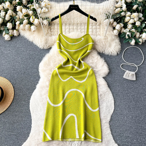 The Sunday Breeze | Knitted Sheath Sundress with Sweetheart Neckline & Backless Print