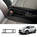 适用于丰田Yaris CROSS 2021 2022右舵碳纤维中控水杯架装饰盖贴纸