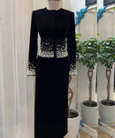 Customized Fashion Jersey Pleat Pearl Straight Scoop Neck Long Luxury Party Dresses Prom Matching Intricate