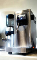 The Barista's Edge | Professional-Grade Milk Steamer with Precision Temperature Control