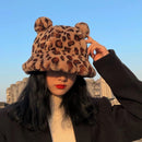 冬季时尚可爱豹纹熊耳渔夫帽女士加厚保暖仿皮草毛绒渔夫帽户外防寒柔软巴拿马帽